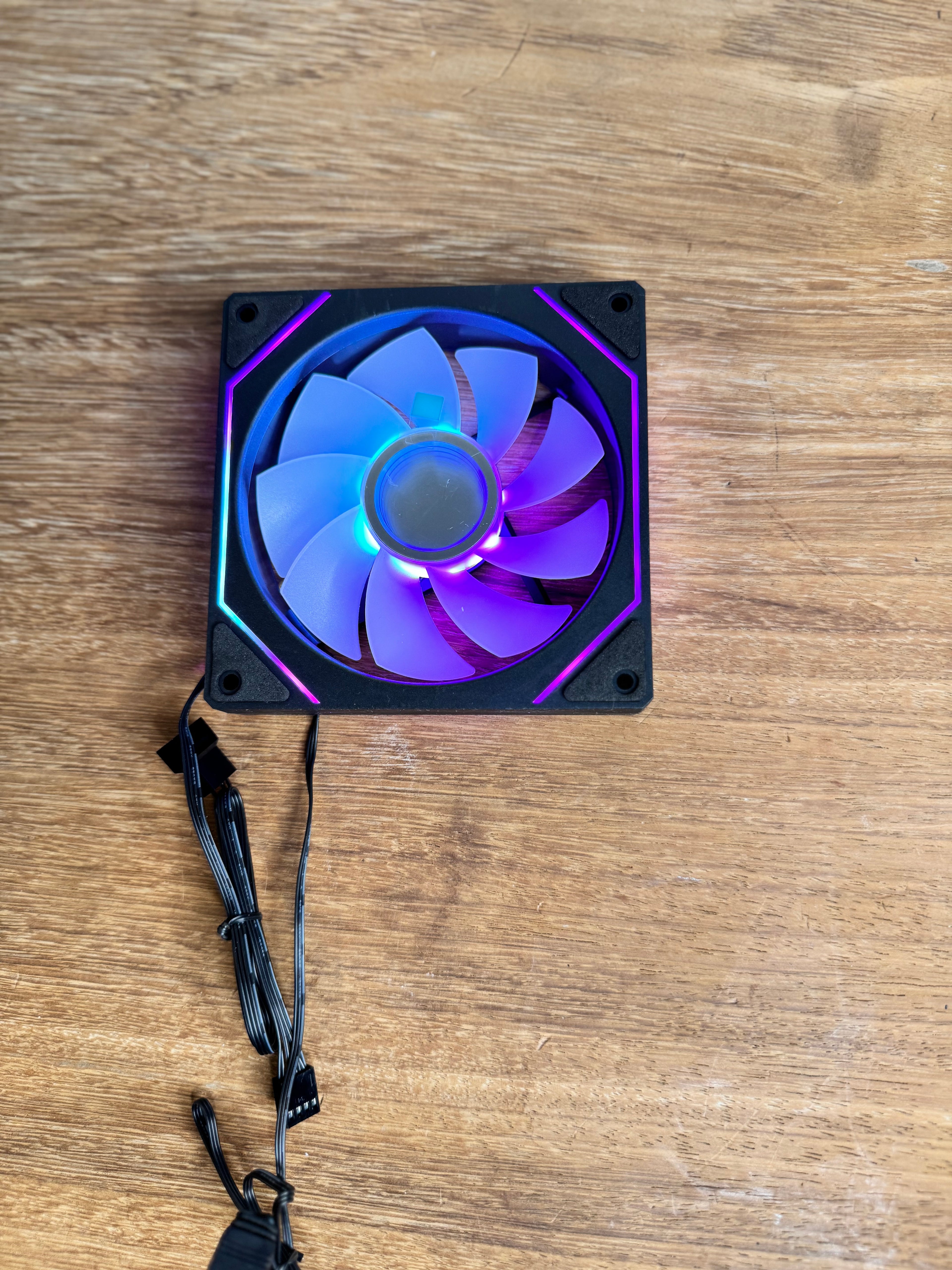 120mm RGB Reverse Blade -tuuletin 3pack