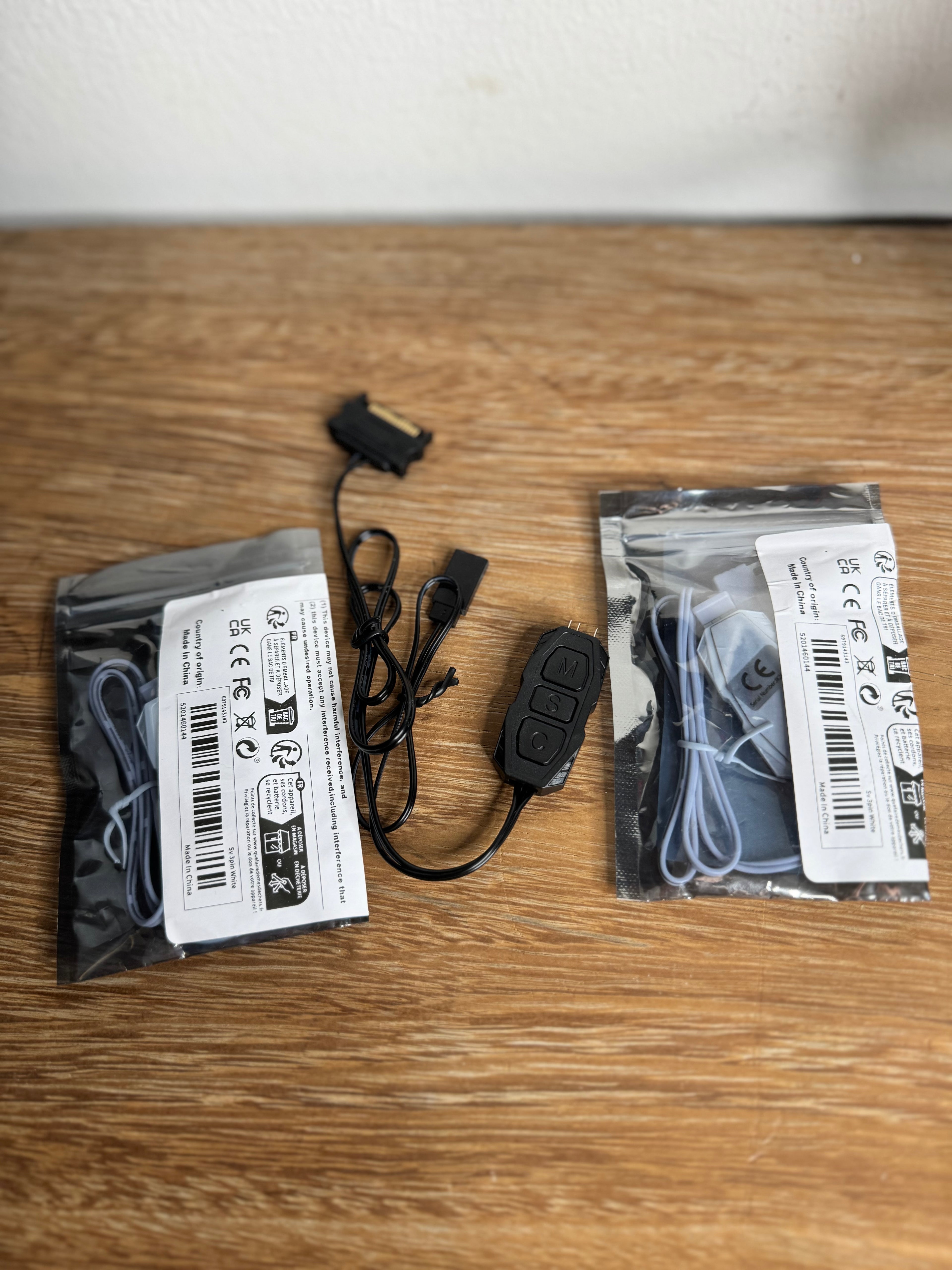 3-Pin RGB Controller – SATA-virtaliitännällä