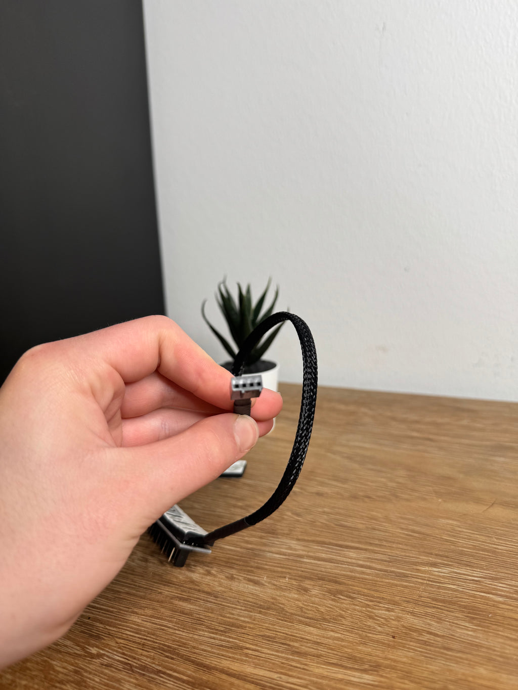 4-Pin PWM Fan Hub – 1→5 tuuletinjakaja